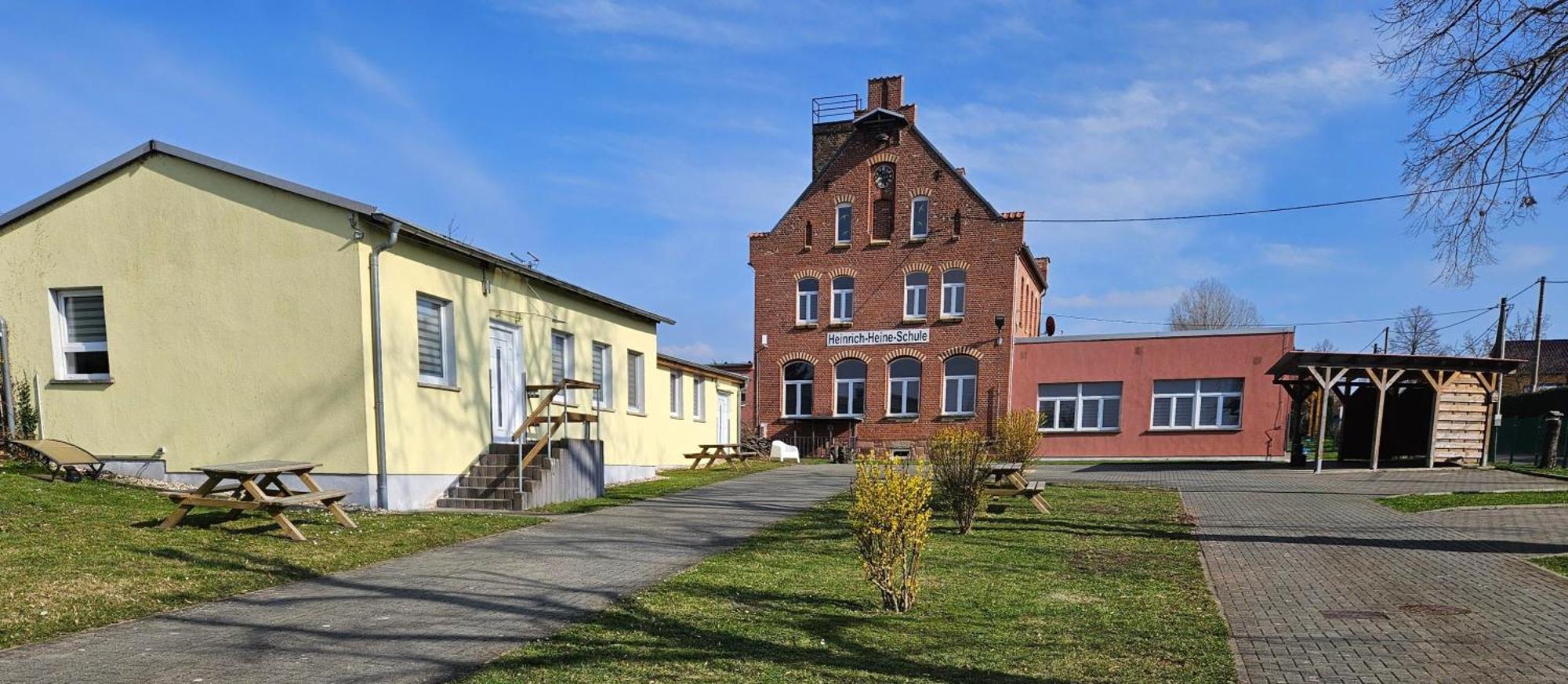 Gaestewohnung Heinrich Heine Schule Bad Dürrenberg Εξωτερικό φωτογραφία
